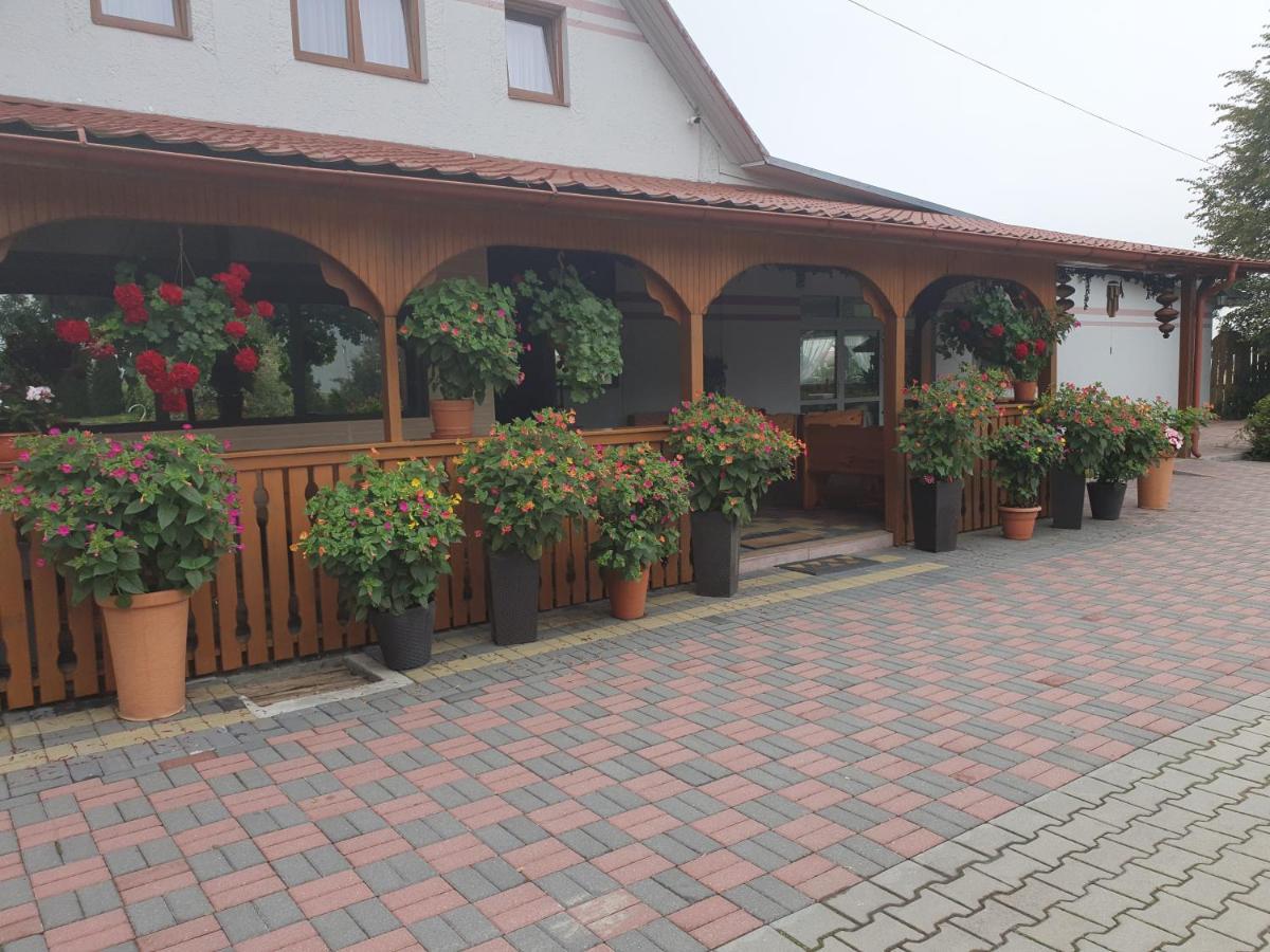 Zajazd Jawa Cieszanow Exterior photo